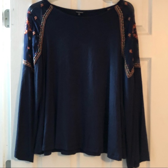 Hannah Tops - ⬇️Gorgeous blouse!